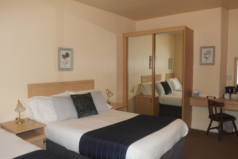 Bedroom 3, Bryn-Y-Mor Hotel, Conwy