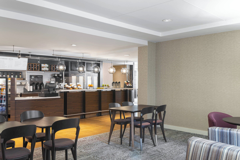 Food & Drinks 5, Courtyard by Marriott Charlottesville - University Medical Center, Charlottesville