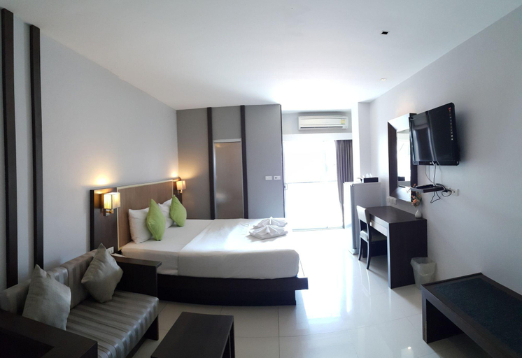 Bedroom 3, April Suites, Pattaya