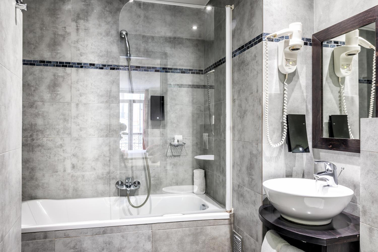 Bathroom 4, Hotel de Suede, Alpes-Maritimes