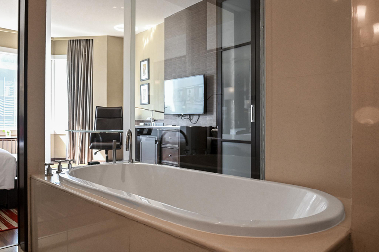 Bathroom 16