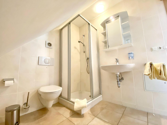 Bathroom 3, Appartementhaus Möwe, Nordwestmecklenburg
