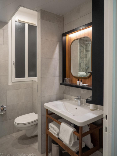 Bathroom 4, Best Western Plus La Demeure, Paris