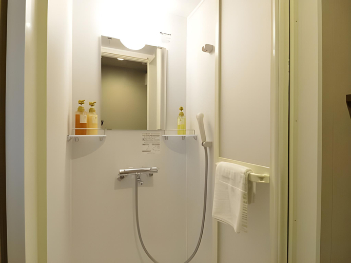 Bathroom 12