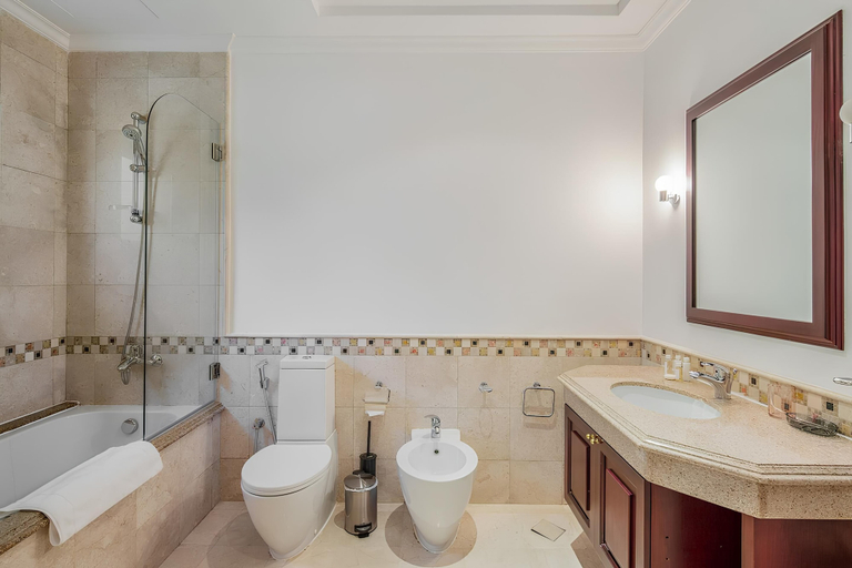Bathroom 4, Private Palm Villa - Mint Stay, Dubai
