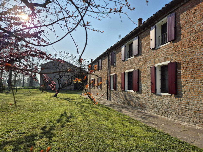 Exterior & Views 2, Il Bivio, Ferrara