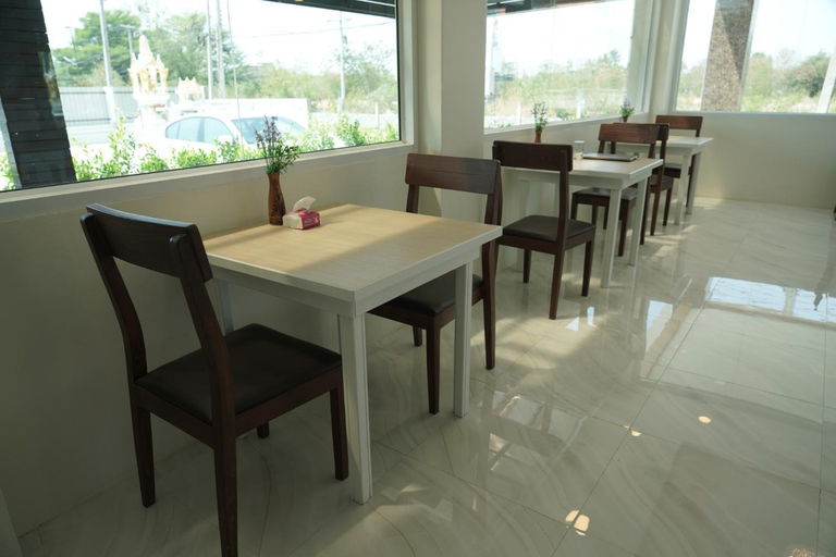 Food & Drinks 5, The Charlotte Smart Hotel Lopburi, Muang Lop Buri