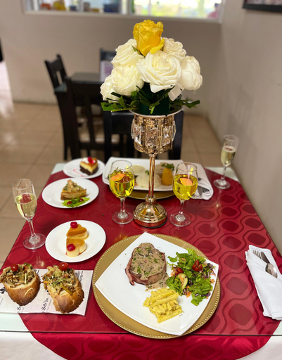 Restaurant 5, Hotel Versailles, Ambato