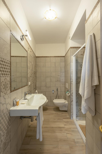 Bathroom, Casale del Nonno, Napoli