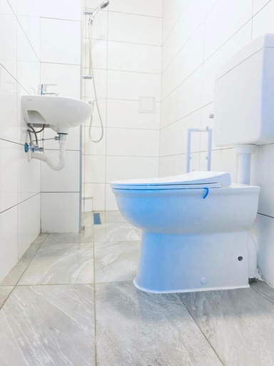 Bathroom, 7BR Apt for 15P Near Schönbrunn, Wien