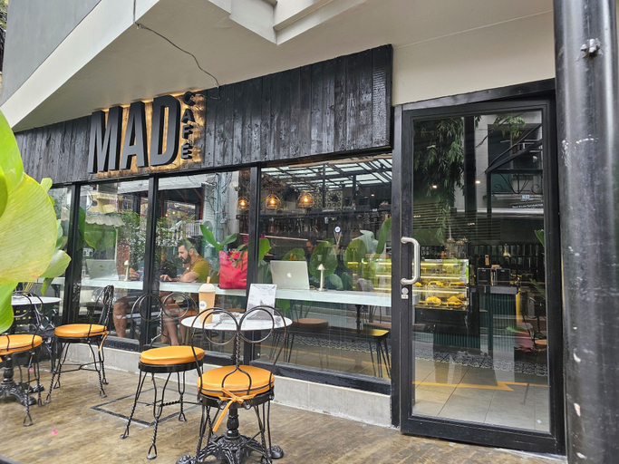 Food & Drinks 2, Mad Monkey Manila, Makati City