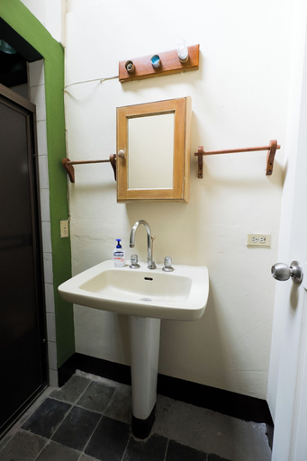 Bathroom 3, PURE Gym - Spa - Yoga - Lodging, Granada