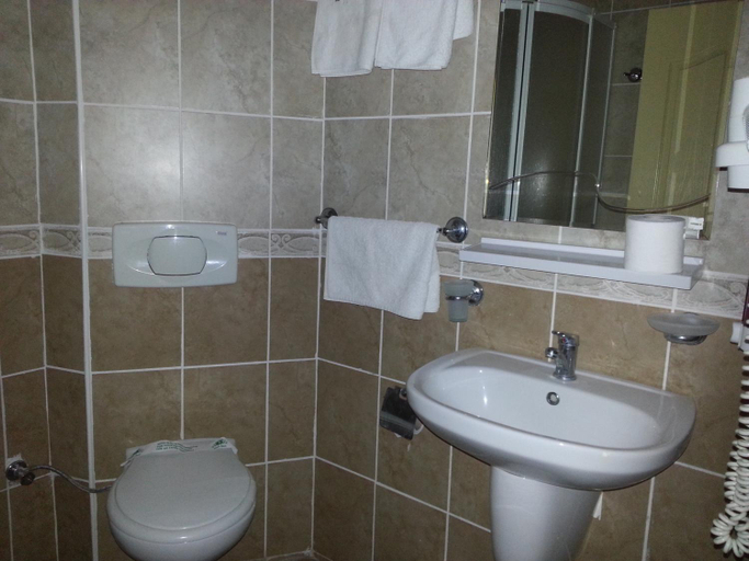 Bathroom 2, Hamle Hotel, Ula
