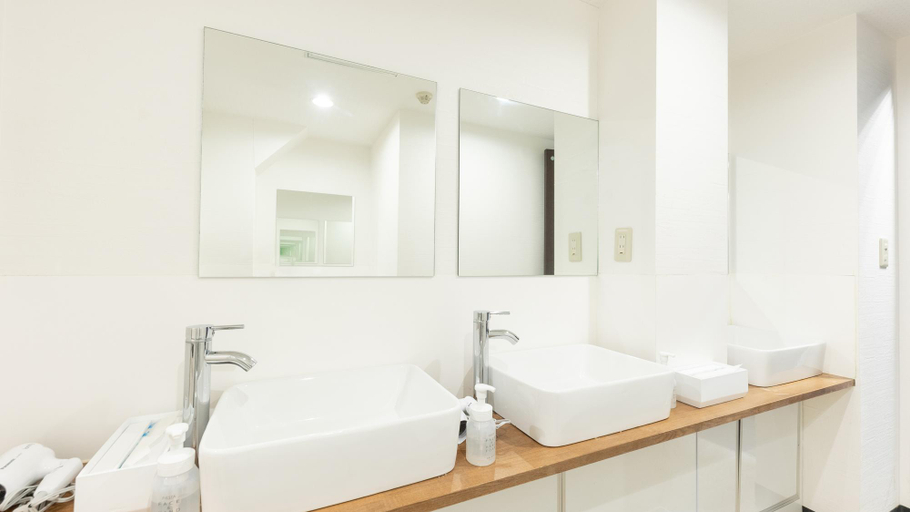 Bathroom 7