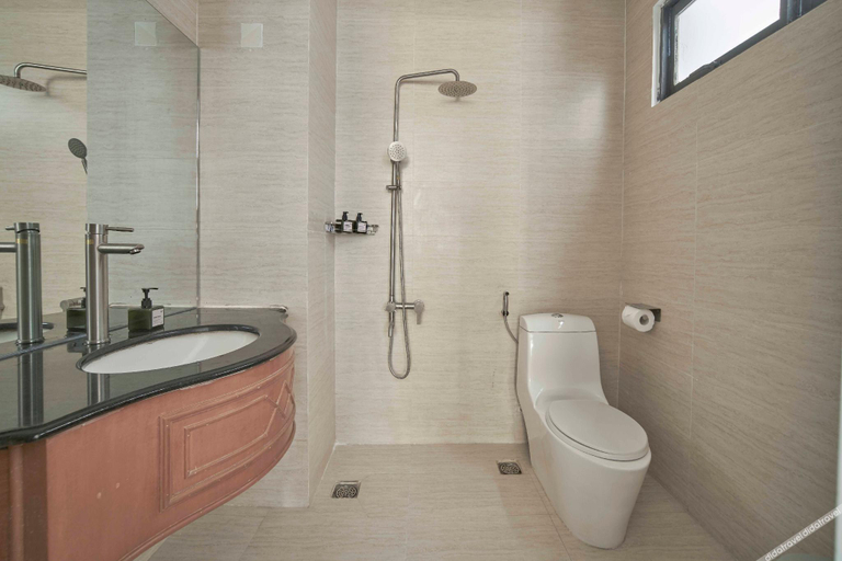 Bathroom 5, Express by M Village Dinh Cong Trang, District 1