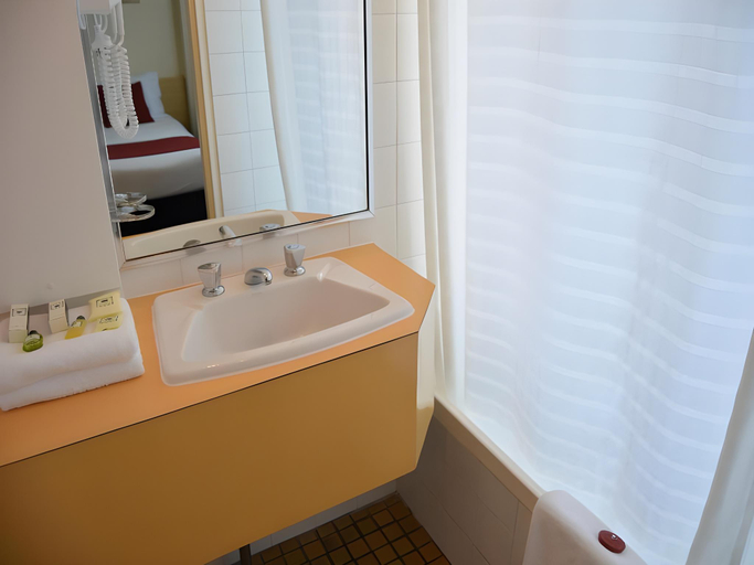 Bathroom 20