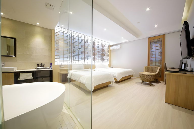 Bathroom 19