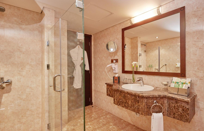 Bathroom 4, Dallah Taibah Hotel, Al Madinah Al Munawwarah