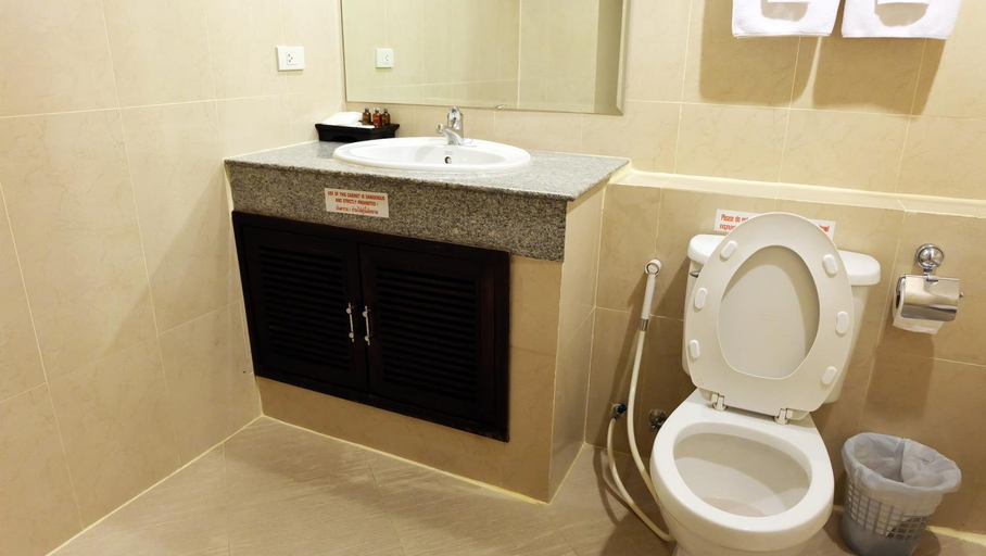 Bathroom 8