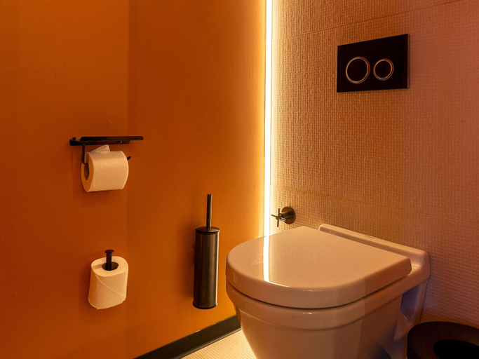 Bathroom 4, Novotel Istanbul Bomonti, Şişli