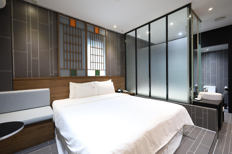 Bedroom 28