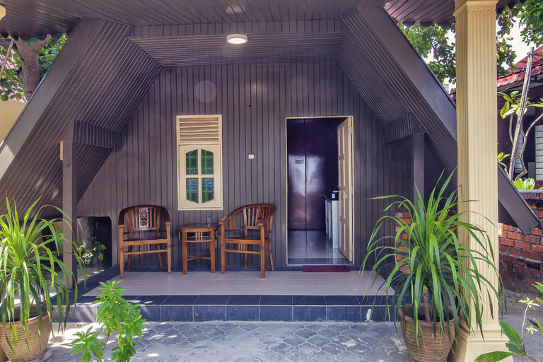 Exterior 11