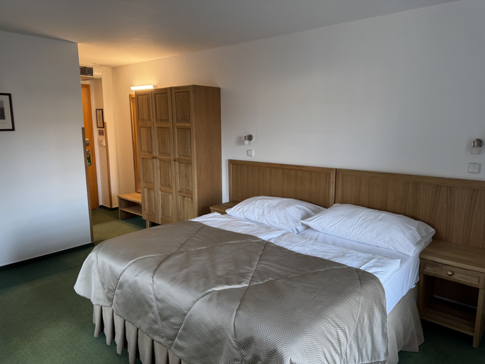 Bedroom 2, LH Hotel Mlýn Old Town, Český Krumlov