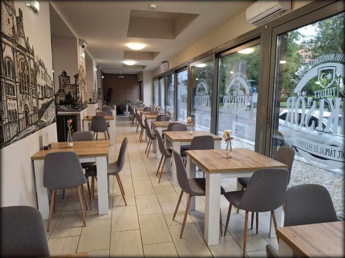 Food & Drinks 5, Hotel Unicornis, Eger