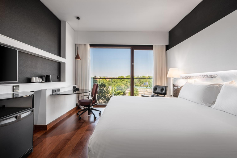 Bedroom 3, Hilton Madrid Airport, Madrid