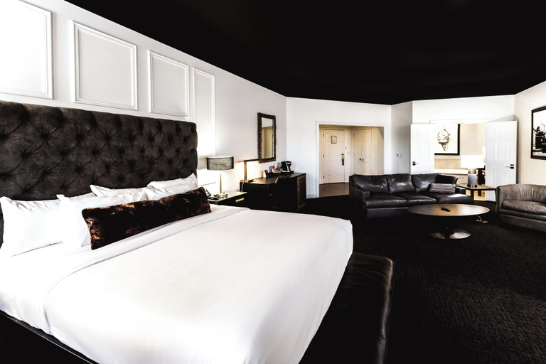 Bedroom 2, The Delafield Hotel, Waukesha