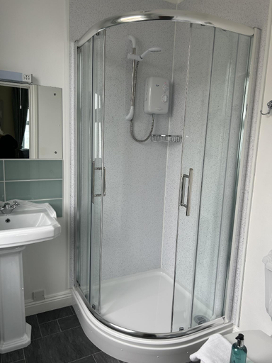 Bathroom 5, Harbour Lights Guest House room only, Dorset
