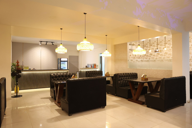 Food & Drinks 5, Hotel Gauransh, Ujjain