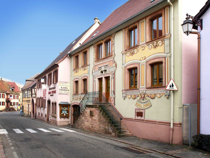 Exterior & Views