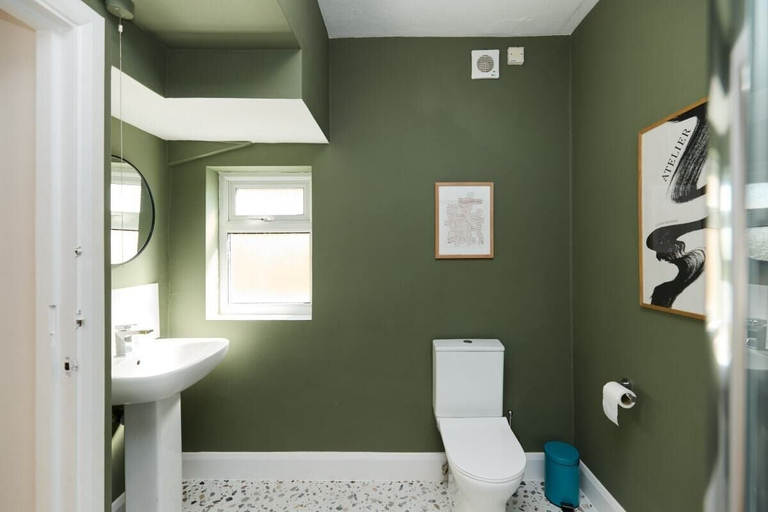 Bathroom 4, The Randall Retreat Spacious 4bdr Home With Garden, London