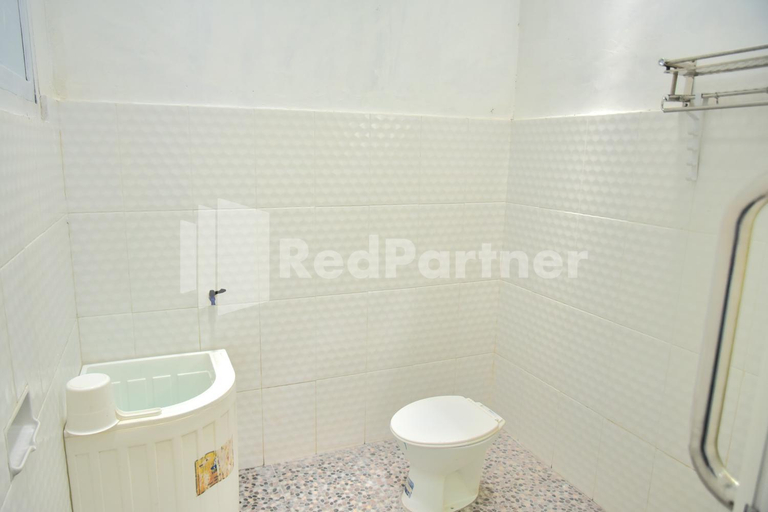 Bathroom 16