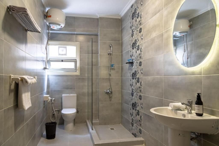 Bathroom 3, Settle Inn South 90 Apartments, New Cairo City