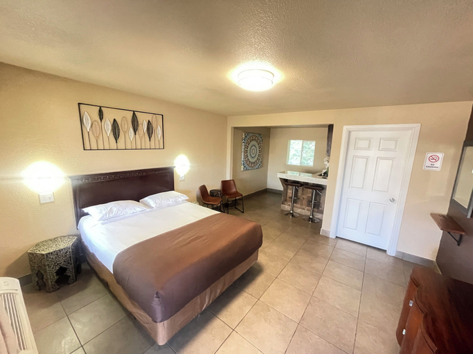 Bedroom 2, Perfect Inn Motel, Clark