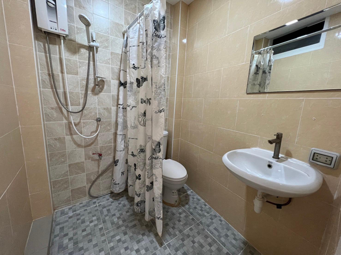 Bathroom 5, Ban Thungdang Boutique Hotel, Phra Nakhon