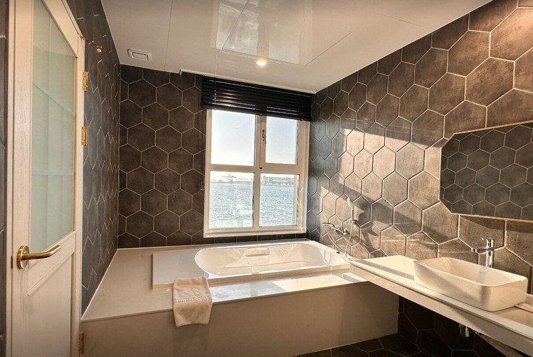 Bathroom 4, Restia Incheonbay Hotel, Seo