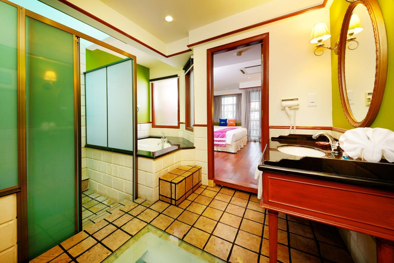 Bathroom 4, Lexis Port Dickson, Port Dickson