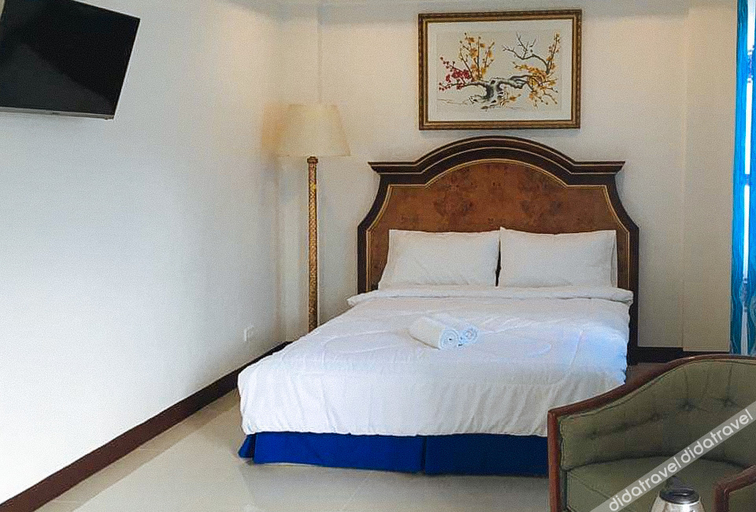 Bedroom 2, RedDoorz @ Caree Boutique Hotel Bulan Sorsogon, Bulan