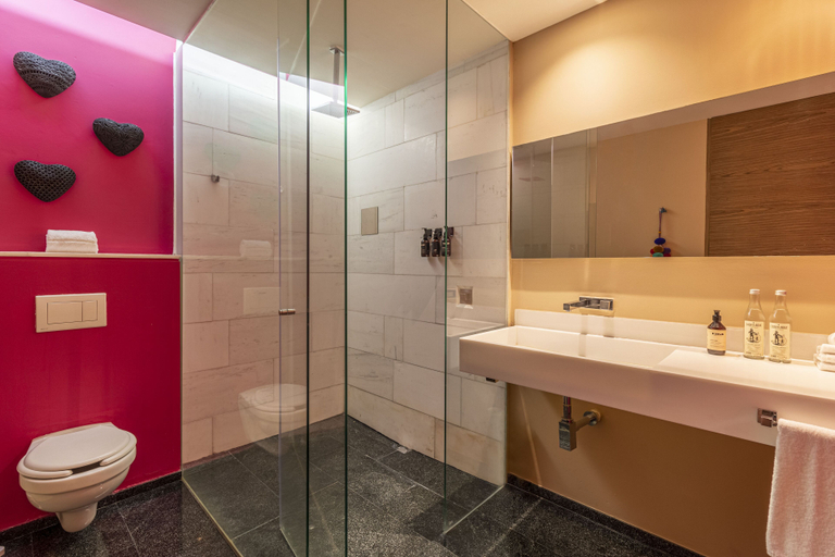 Bathroom 4, Magenta by Kukun, Mexico City
