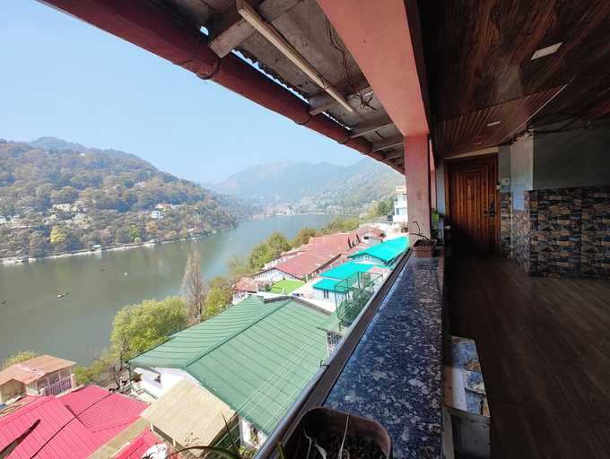 Sport & Beauty, Hotel Lake View Mall Road Near Lake, Nainital