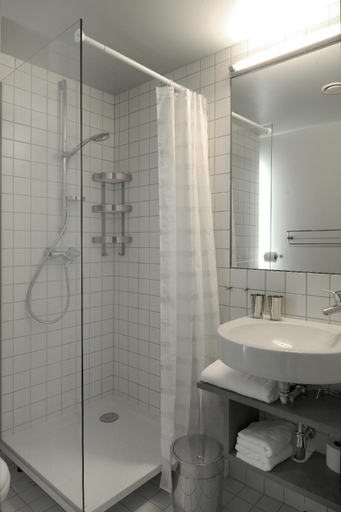 Bathroom 2, Le Presbytère, Liège