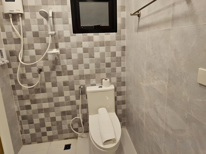 Bathroom 10