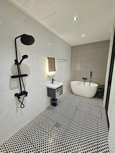 Others 5, Georgetown Inn by Sky Hive, Penang Island