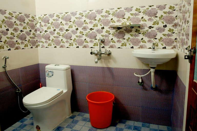 Bathroom 2, THEKKADY HOMES, Idukki
