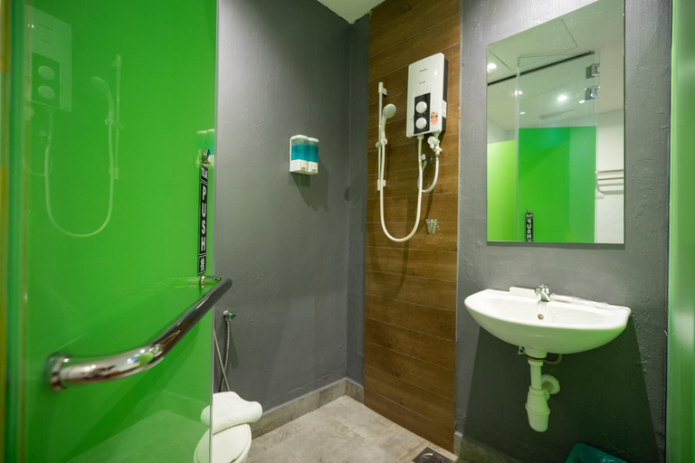 Bathroom 4, Apollo Inn - Hostel, Pulau Penang