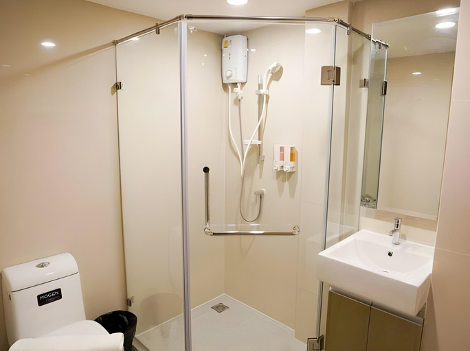 Bathroom 7