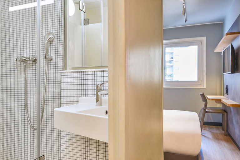 Bedroom 3, ibis budget Porte d'Aubervilliers, Seine-Saint-Denis